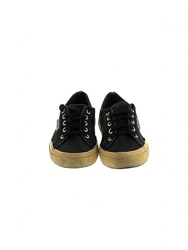 37 Beden Superga Spor Ayakkabı %70 İndirimli.