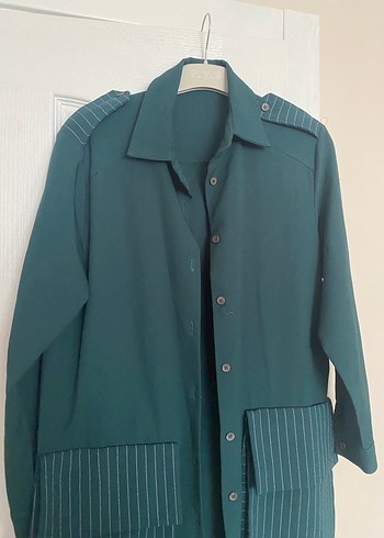 Düğmeli Uzun Yeşil gömlek - Görsel 3