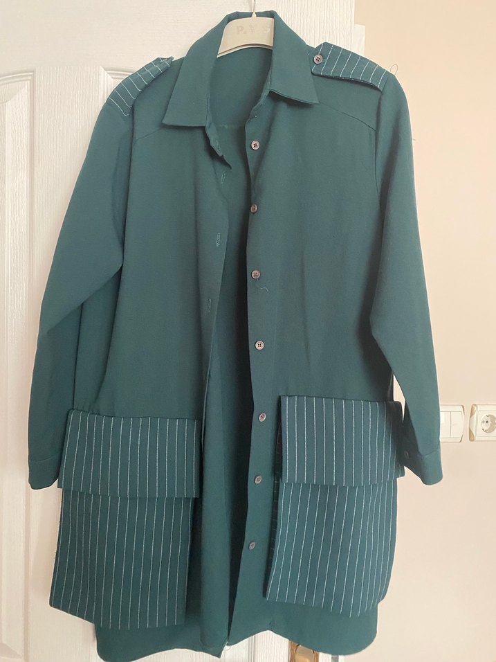 Düğmeli Uzun Yeşil gömlek - Görsel 2