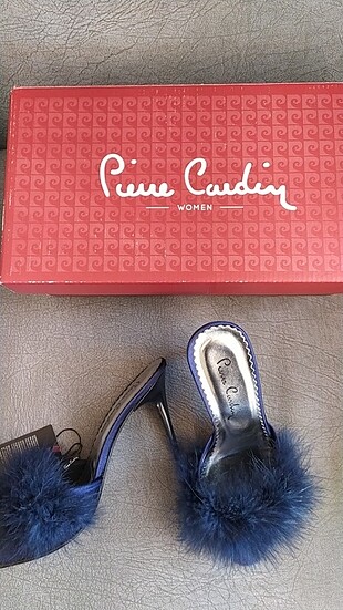 37 Beden Pierre Cardin tüylü terlik