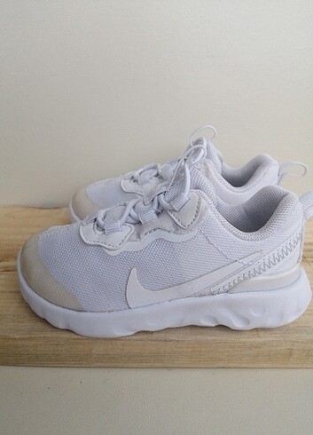 22 Beden beyaz Renk Nike bebek ayakkabı 