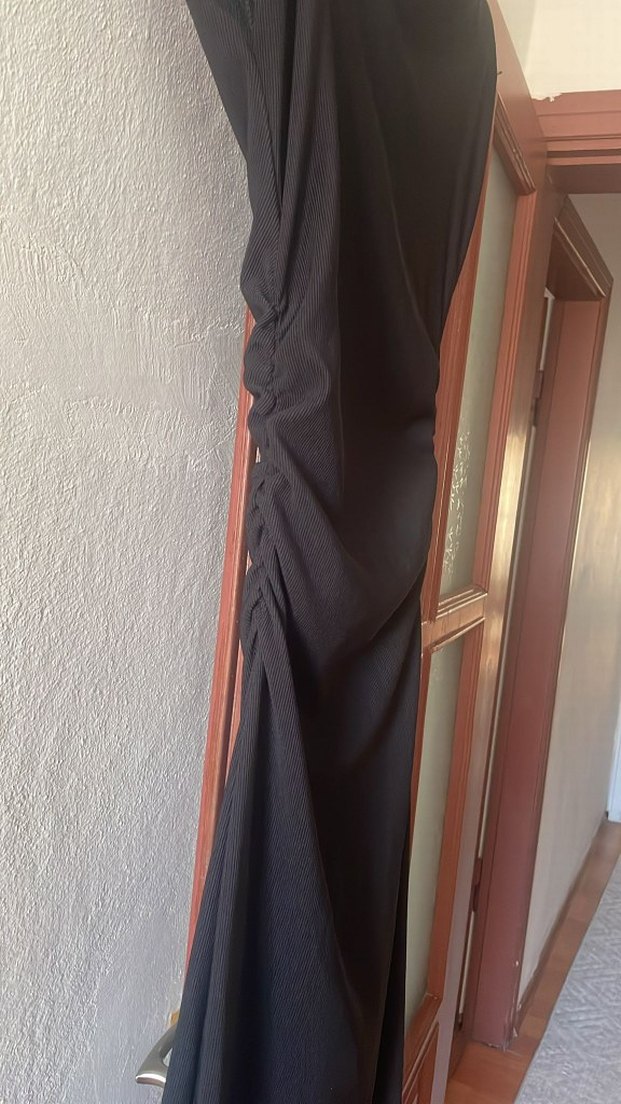 Siyah V Yakalı Uzun Kadın Elbise - Görsel 4