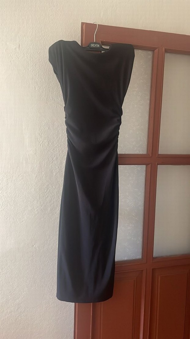 Siyah V Yakalı Uzun Kadın Elbise - Görsel 5