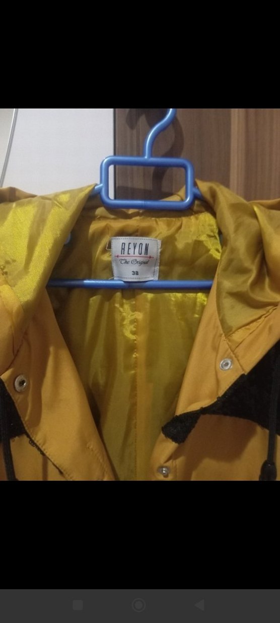 Sarı Kapüşonlu Düğmeli Sokak Tarzı Ceket - Görsel 5