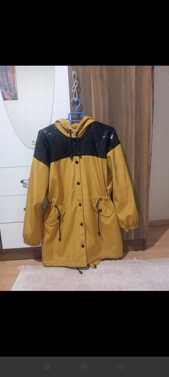 Sarı Kapüşonlu Düğmeli Sokak Tarzı Ceket - Görsel 2