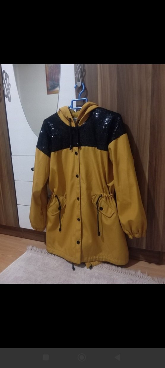 Sarı Kapüşonlu Düğmeli Sokak Tarzı Ceket - Görsel 3