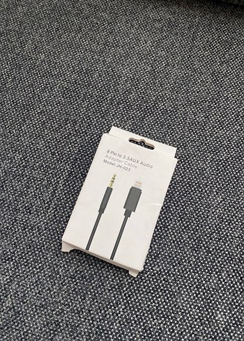 8 Pin to 3.5 AUX Audio Adaptör Kablosu Gri - Görsel 2