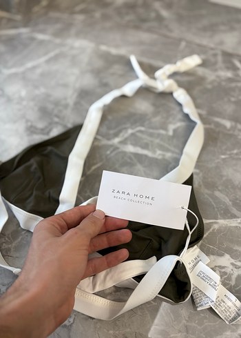 Beyaz Kenarlı Siyah Bikini Üstü - Görsel 2