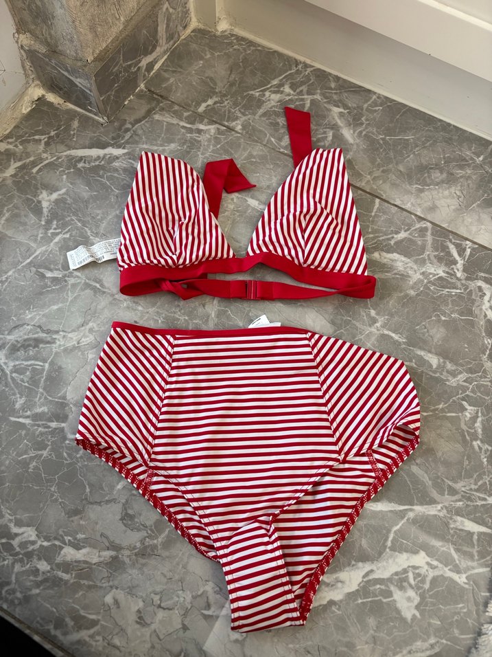 Kırmızı Çizgili Mini Bikini Takım - Görsel 2