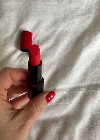  Beden Rouge d?armani matte red fire ruj