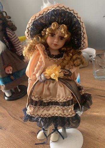 Bej Renkli Pastel Tonlarda Klasik Bebek - Görsel 4