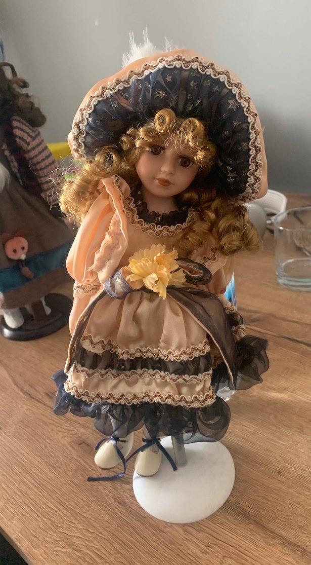 Bej Renkli Pastel Tonlarda Klasik Bebek - Görsel 2