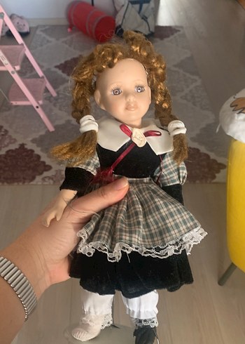 Siyah Elbiseli Kız Bebek Bebek - Görsel 5