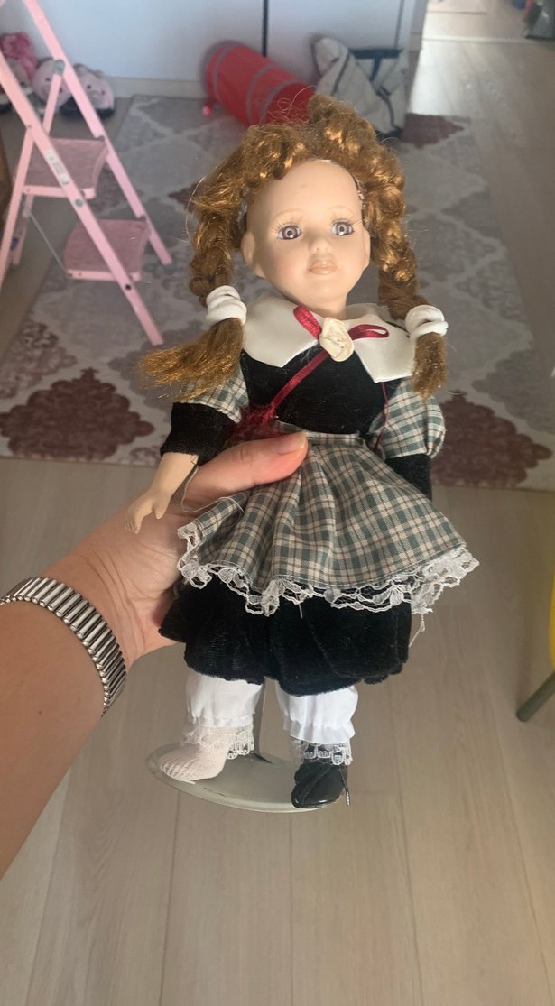 Siyah Elbiseli Kız Bebek Bebek - Görsel 3