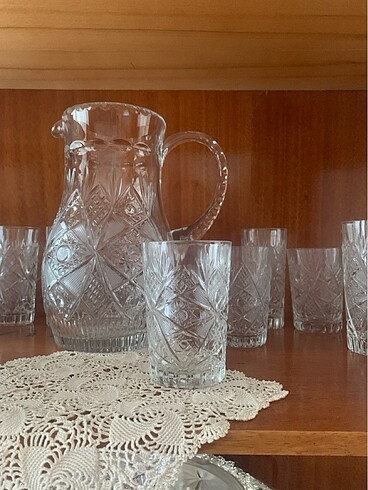 Kristal sürahi ve bardak takımı
