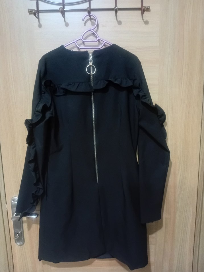 Zincir Detaylı Siyah Uzun Kollu Elbise - Görsel 4