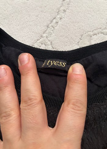 Kız Çocuk Siyah  Kürklü Sweatshirt - Görsel 2