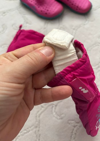 Kız Çocuk Pembe Kaydırmaz Deniz  ayakkabı ve Kar Eldiveni - Görsel 6