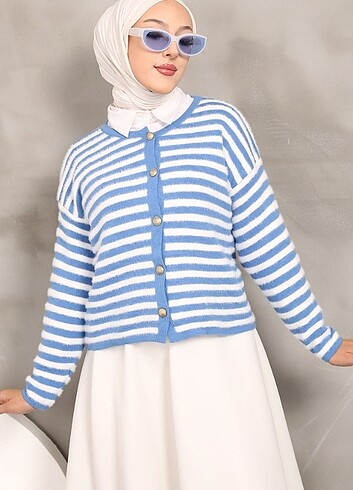 Stradivarius Yumoş Triko Crop Hırka