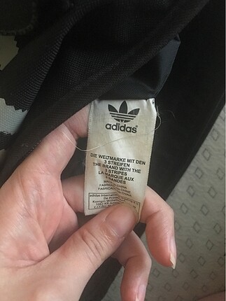  Beden Adidas çanta