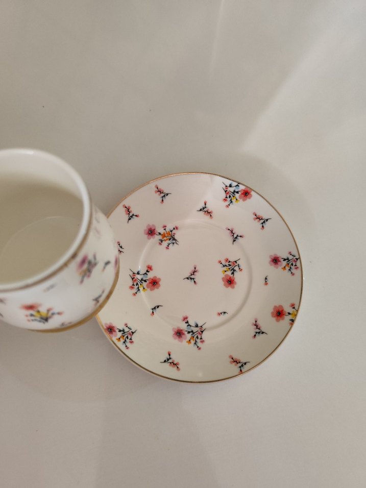 Çiçek Desenli Beyaz Porselen Fincan Takımı - Görsel 2