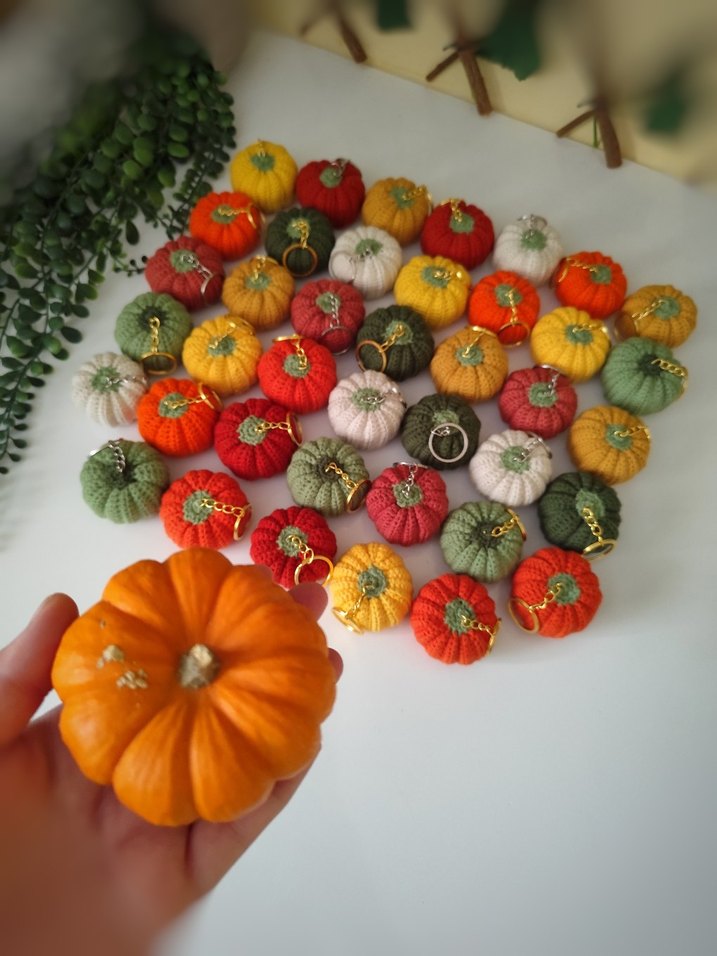 Turuncu Örgü Kabak Anahtarlık - Görsel 2