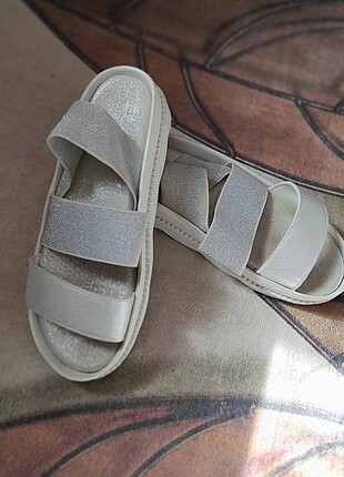 Sandalyet