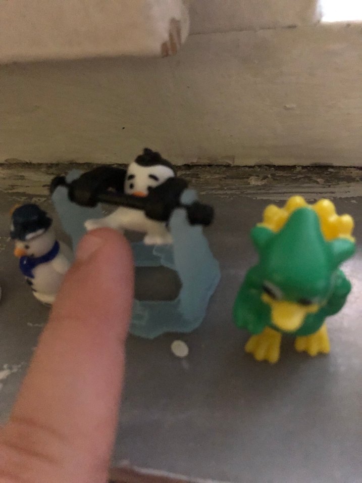 Farklı karakterlerden oluşan figür seti - Görsel 2