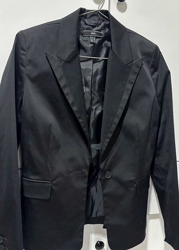 Mango Sikligin Simgesi Siyah Tek Dugmeli Blazer