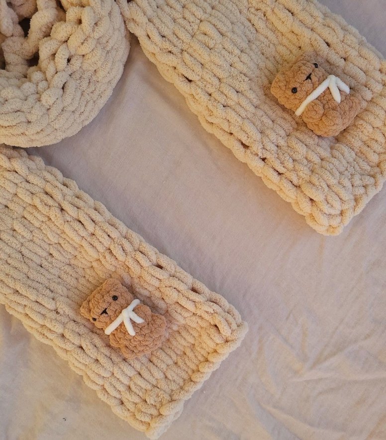 Gri Örgü Kadın Şal Kurbağa Detaylı - Görsel 4