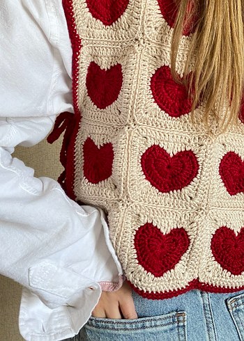 Nakışlı Kırmızı Kalp Desenli Örgü Süveter - Görsel 3