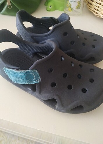 26 Beden Crocs sandalet