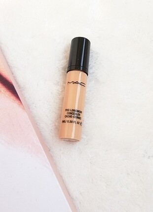 Mac concealer 
