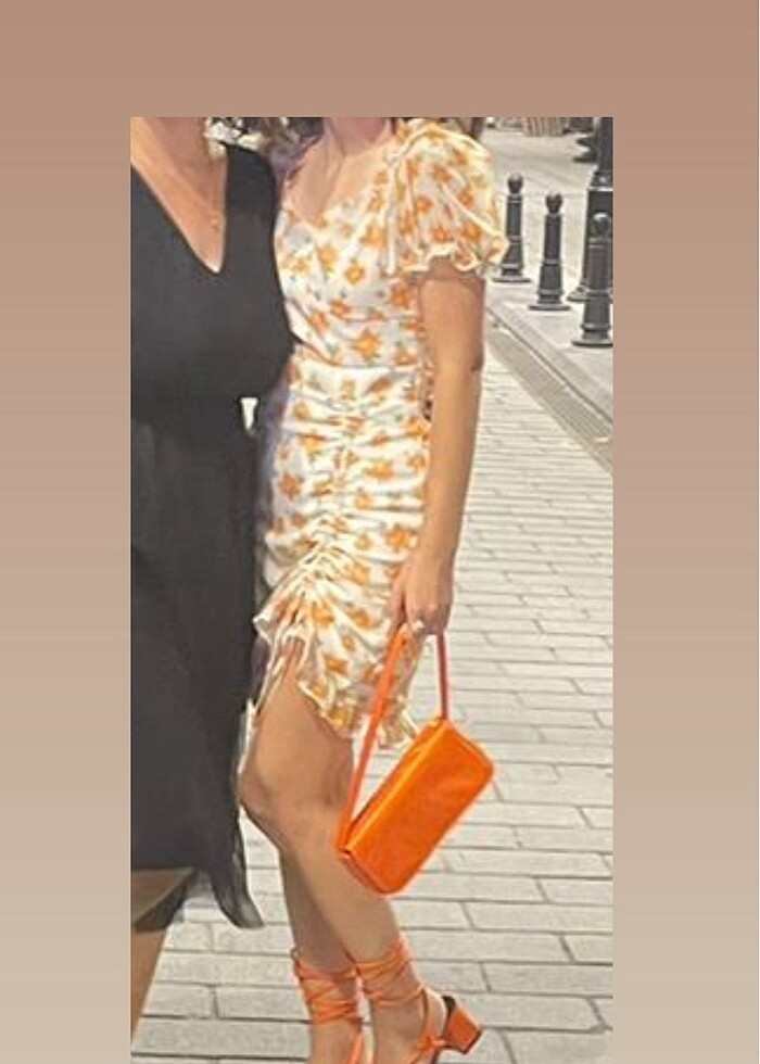 Kadın çiçekli elbise - Görsel 3