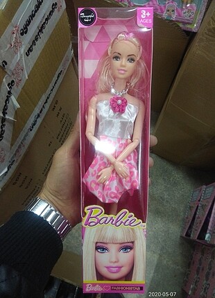 Barbie bebek