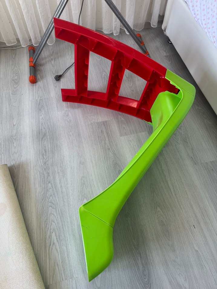 Çocuklar için renkli kaydırak - Görsel 2