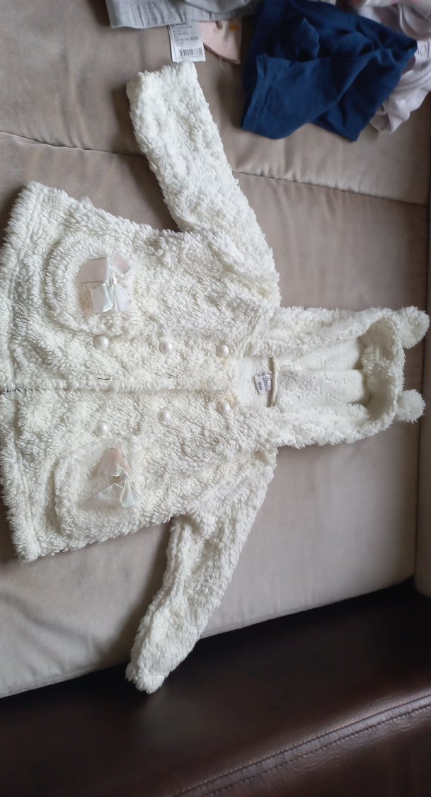 Kız Bebek Beyaz Kapüşonlu Kürklü Tulumu - Görsel 2