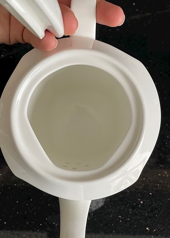 Beyaz Çiçek Desenli Demlik - Görsel 2