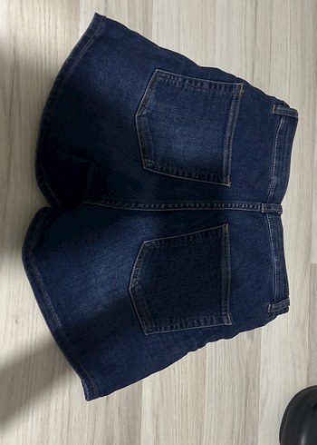 36 Beden Düğmeli Lacivert Midi Denim Şort