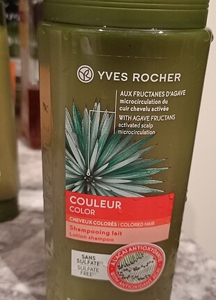 Yves Rocher, boyalı saçlar için şampuan