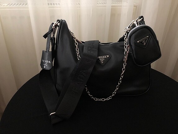 Prada askılı çanta