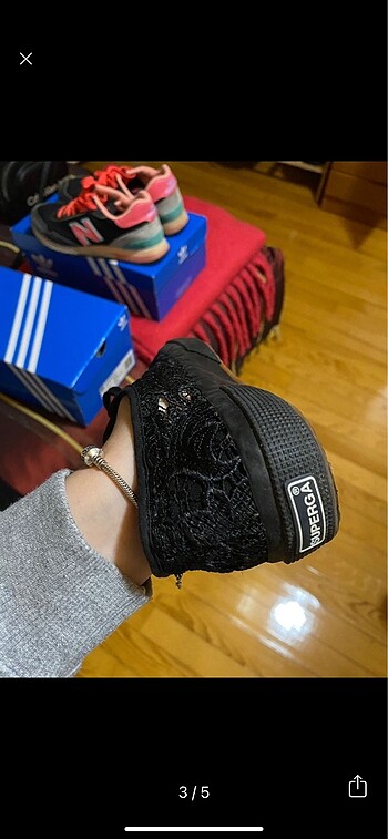 37 Beden Superga