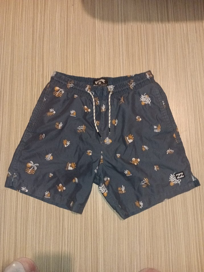 Düğmeli Batik Desenli Erkek Mini Şort - Görsel 2