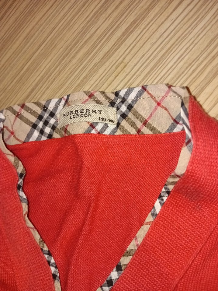 Düğmeli Kırmızı V Yaka Kadın Hırka - Görsel 5