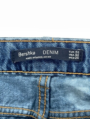 34 Beden mavi Renk Bershka Mini Şort %70 İndirimli.