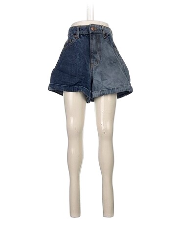 Bershka Mini Şort %70 İndirimli.