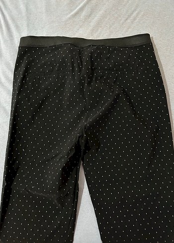 Düğmeli Siyah Puantiyeli Kadın Kumaş Pantolon - Görsel 2