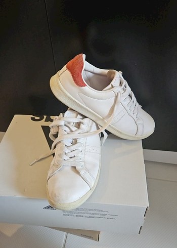 Beyaz Bağcıklı Kadın Sneakers