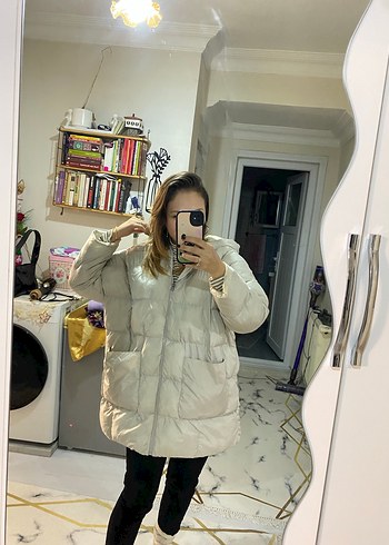 Beyaz Kapüşonlu Puff Mont - Görsel 3