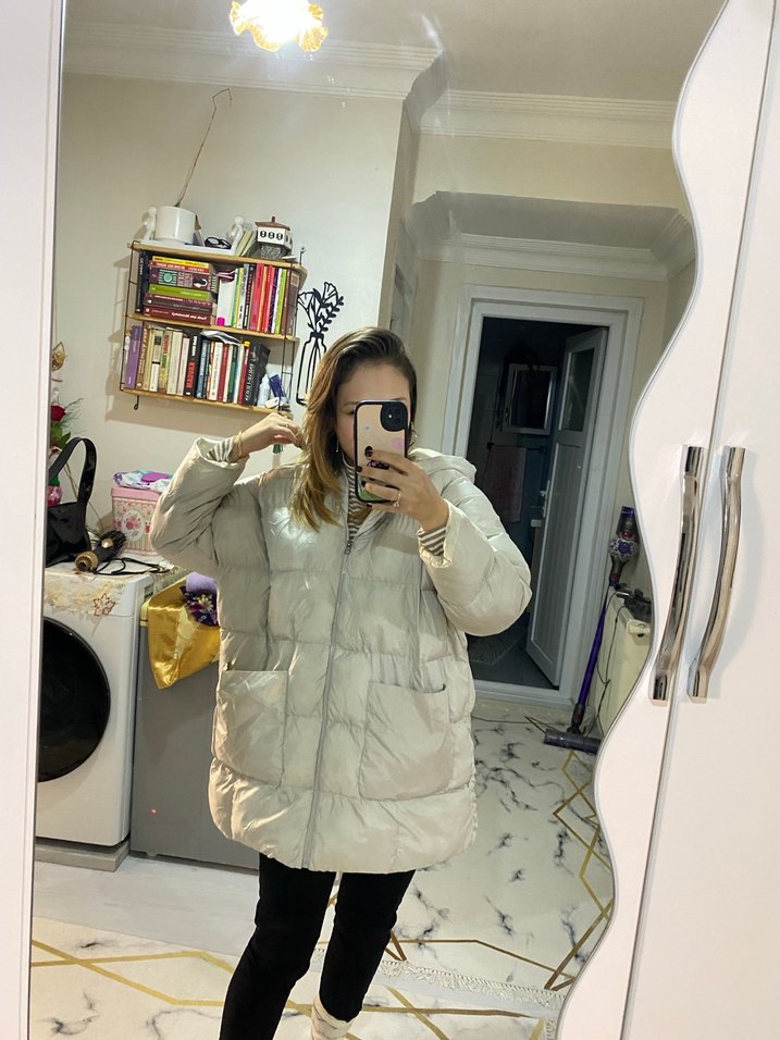 Beyaz Kapüşonlu Puff Mont - Görsel 3